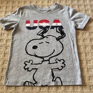 Snoopy USA boys tee shirt in size 6.